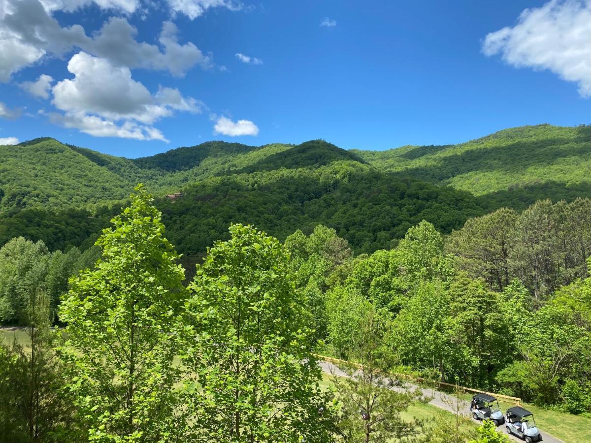 Condo With Stunning Mountain And 6Th Green Views Near Harrahs Cherokee Bryson City Whittier エクステリア 写真