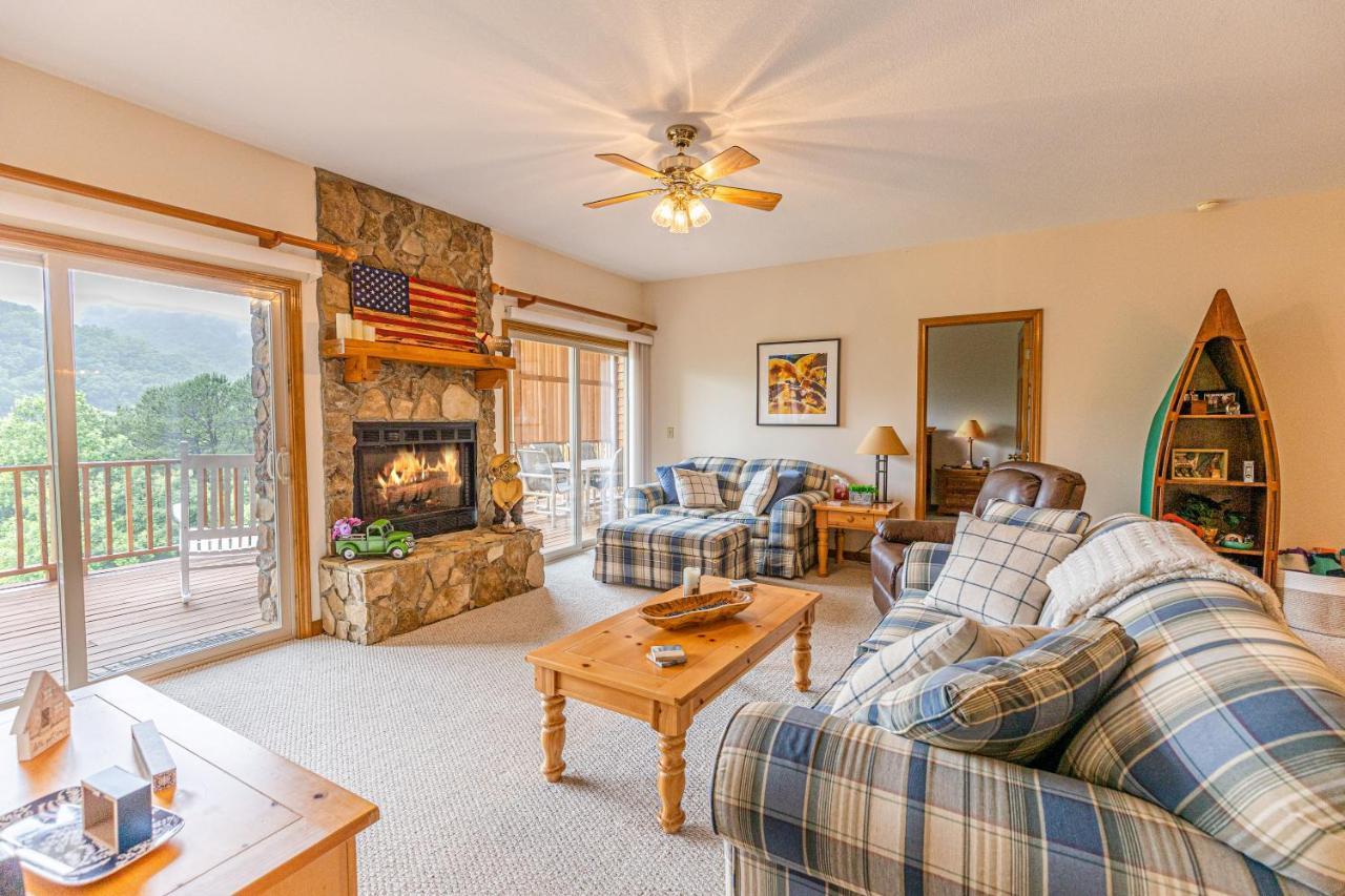 Condo With Stunning Mountain And 6Th Green Views Near Harrahs Cherokee Bryson City Whittier エクステリア 写真